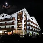 皮扎尔托酒店 4*